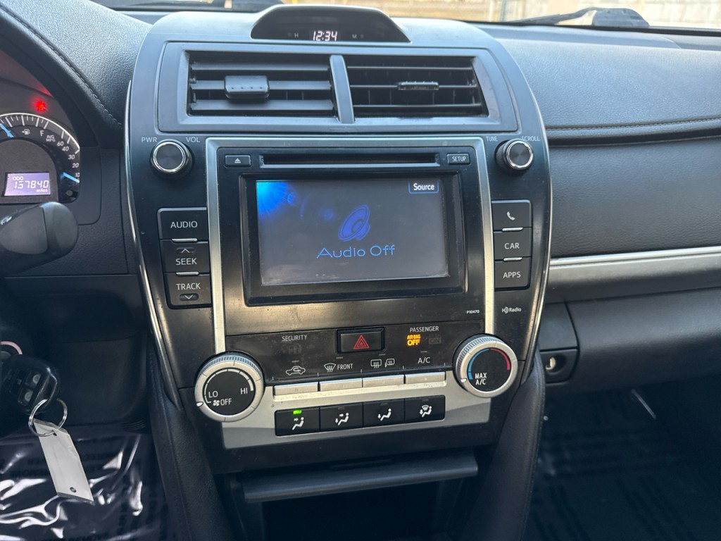 2014 Toyota Camry Image 11