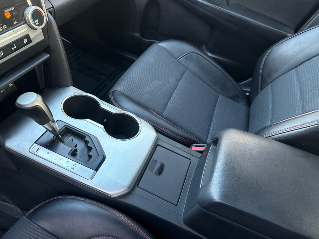 2014 Toyota Camry Image 12