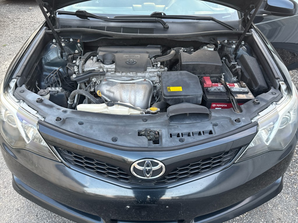 2014 Toyota Camry Image 15
