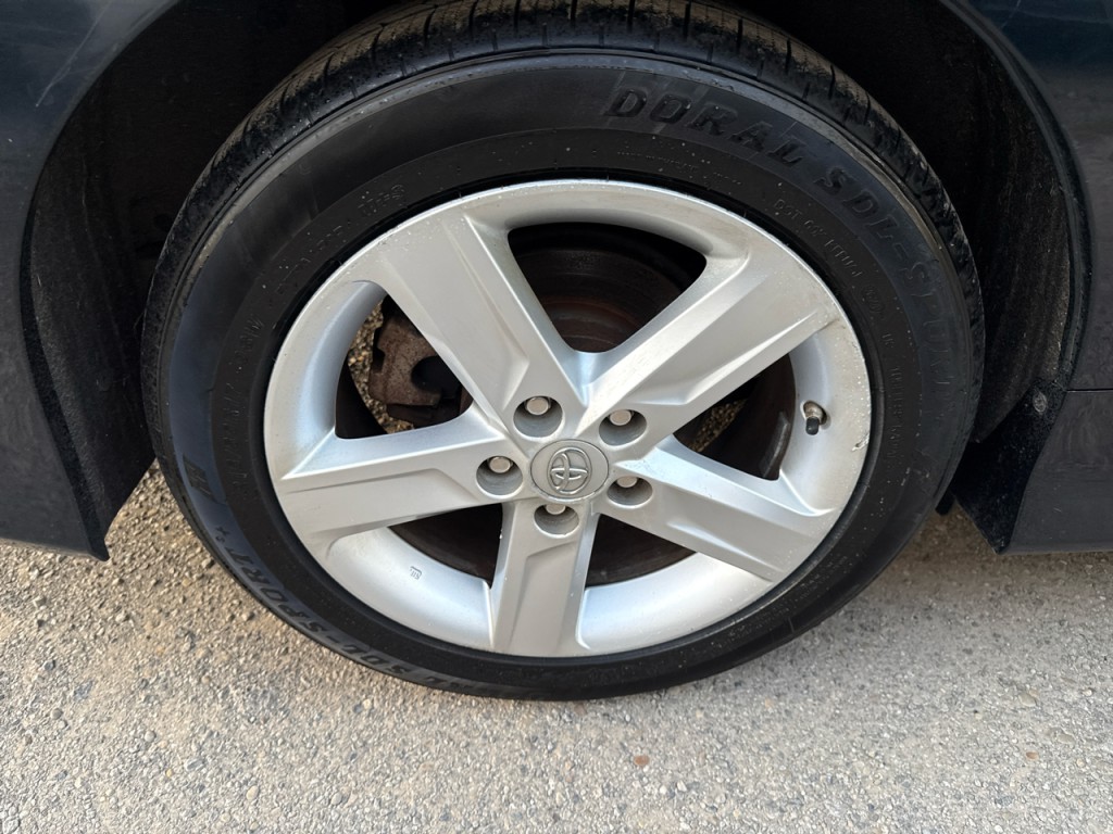 2014 Toyota Camry Image 19