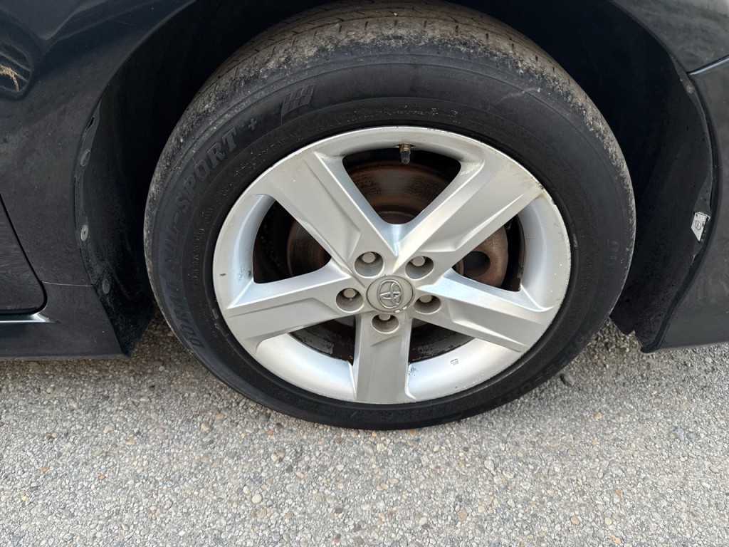 2014 Toyota Camry Image 20