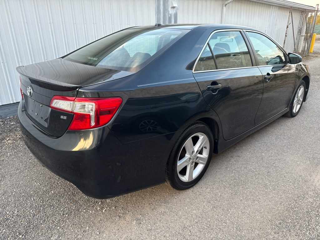 2014 Toyota Camry Image 5