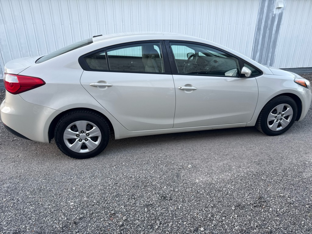 2015 Kia Forte Image 2