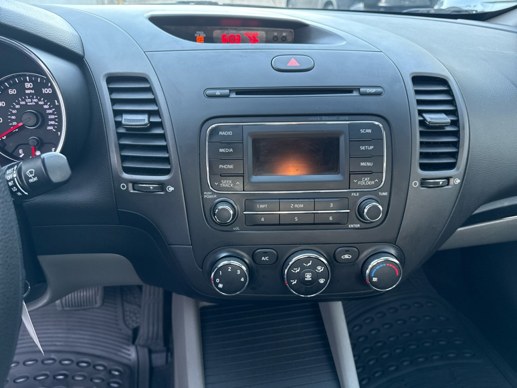 2015 Kia Forte Image 11