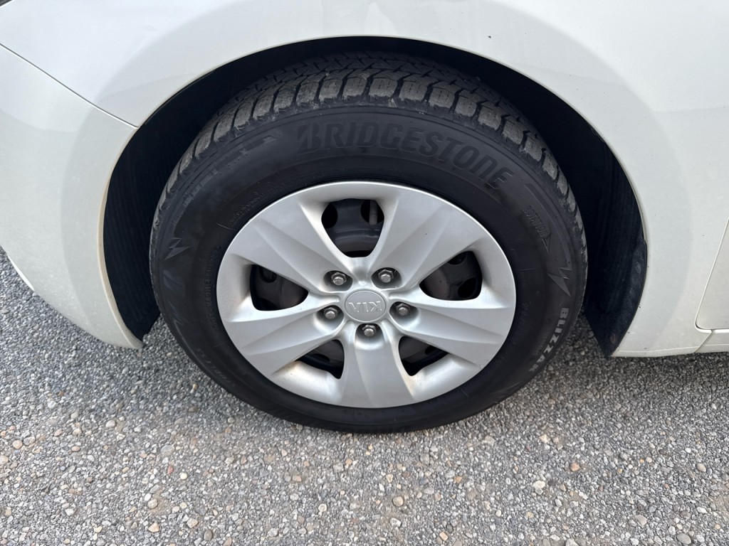 2015 Kia Forte Image 17
