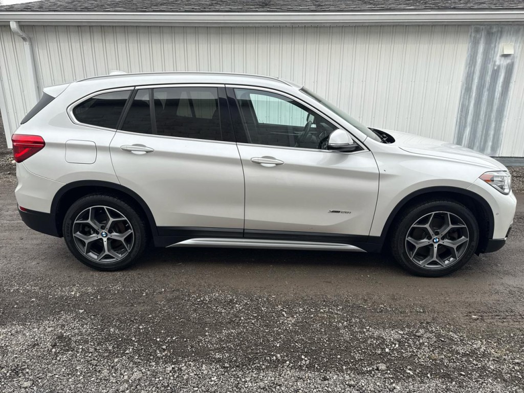 2017 BMW X1 Image 2