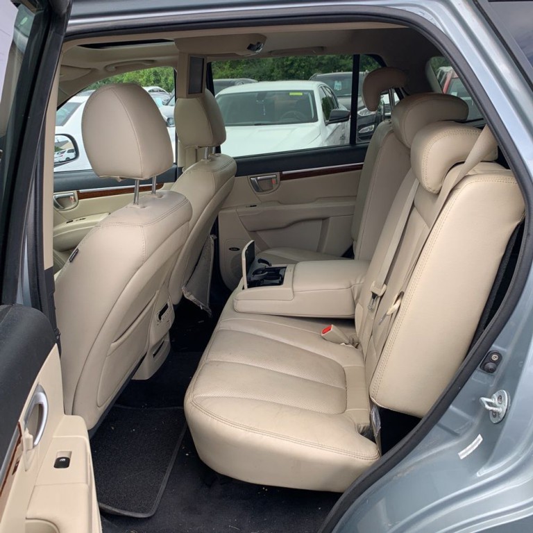 2009 Hyundai Santa Fe Image 2