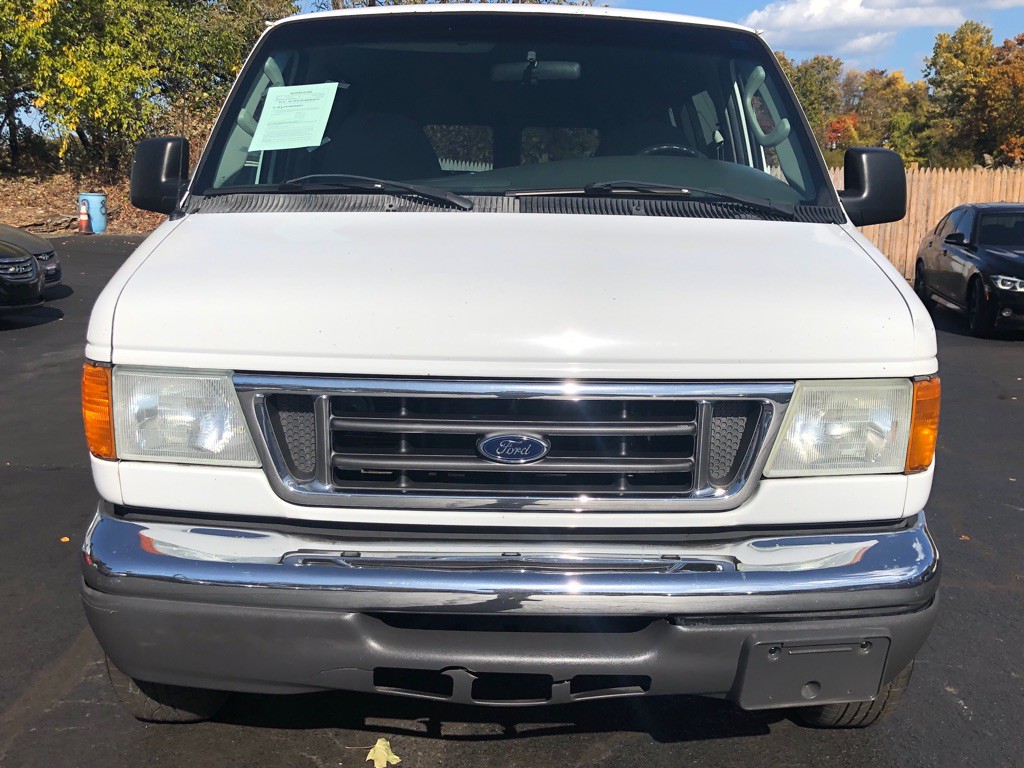 2007 Ford Econoline Image 2