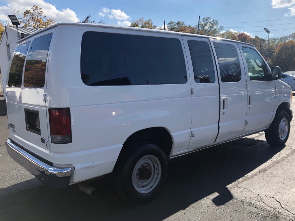 2007 Ford Econoline Image 5