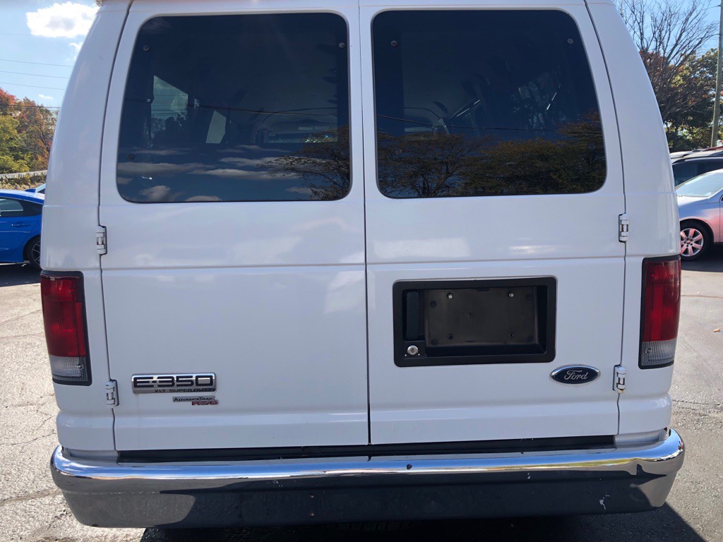 2007 Ford Econoline Image 6