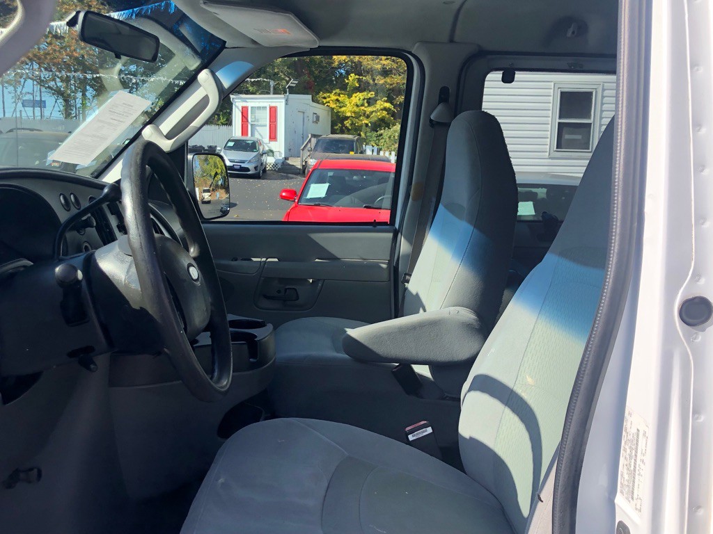 2007 Ford Econoline Image 8
