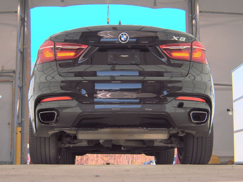 2018 BMW X6 Image 2