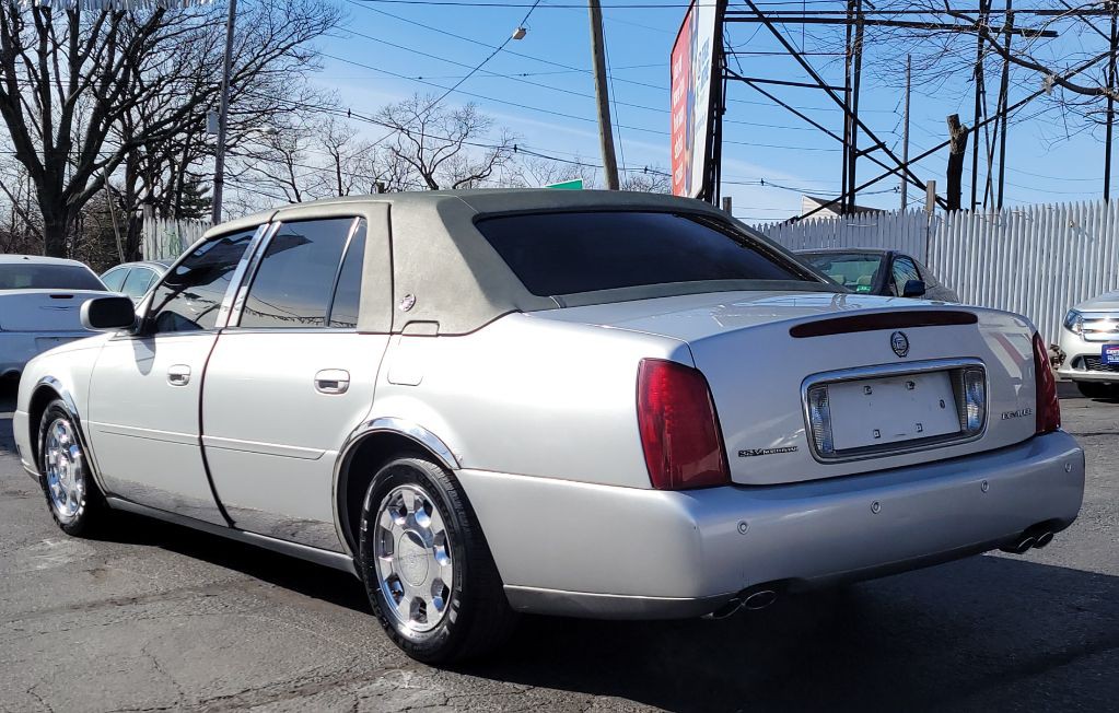 2001 Cadillac DeVille Image 7