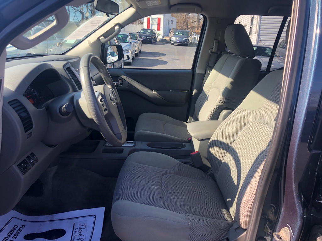 2013 Nissan Frontier Image 12