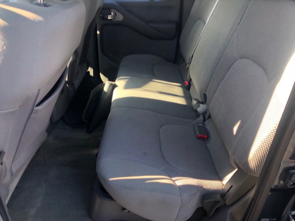 2013 Nissan Frontier Image 18