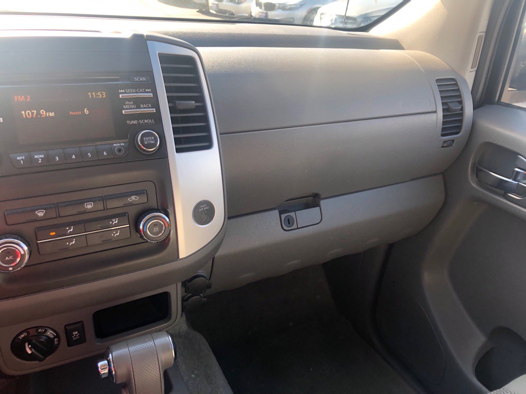 2013 Nissan Frontier Image 22