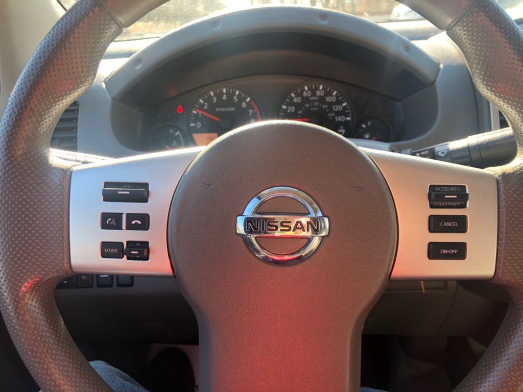 2013 Nissan Frontier Image 26