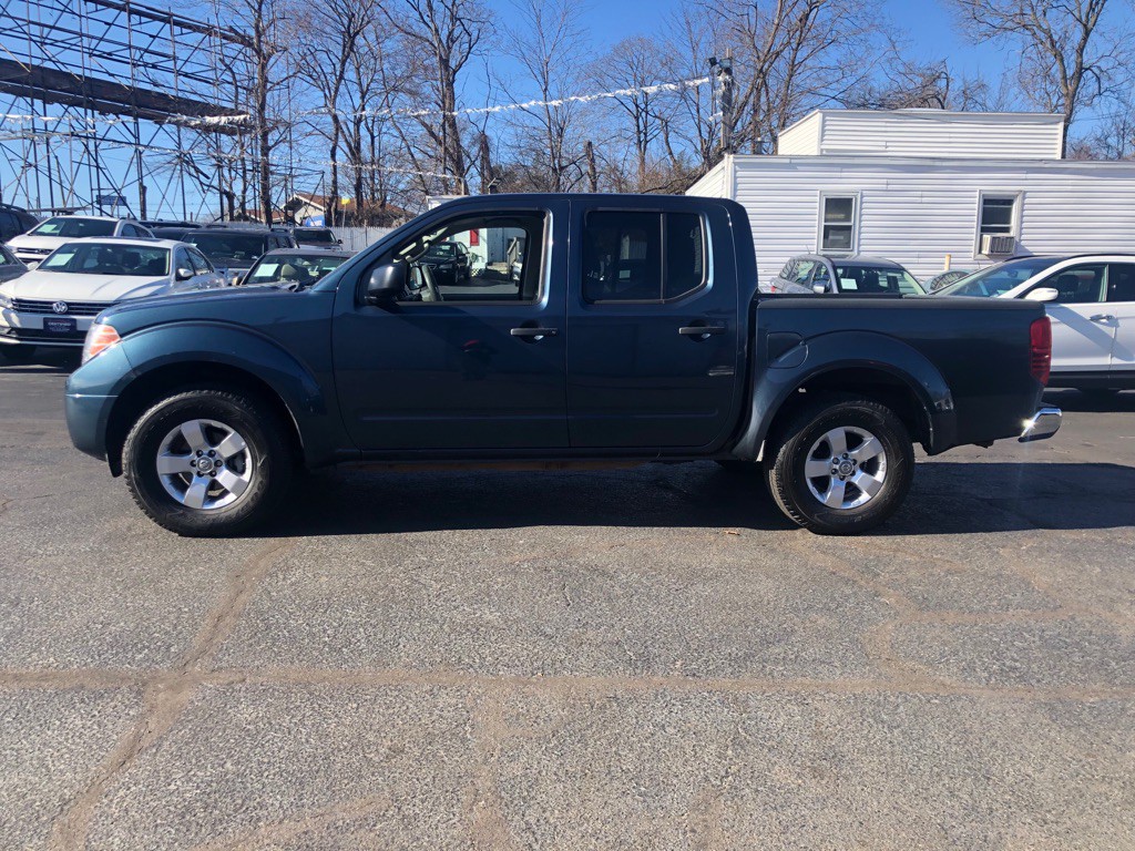 2013 Nissan Frontier Image 2