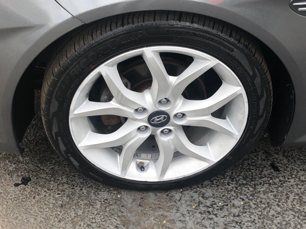 2007 Hyundai Tiburon Image 9