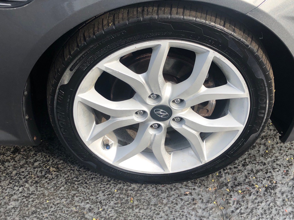 2007 Hyundai Tiburon Image 12