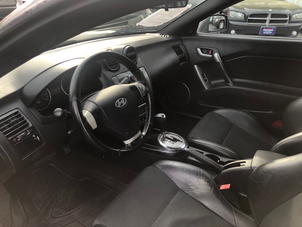 2007 Hyundai Tiburon Image 16