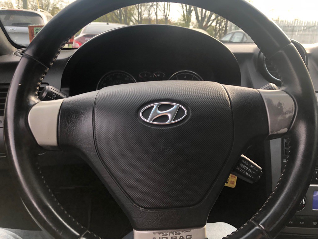 2007 Hyundai Tiburon Image 24