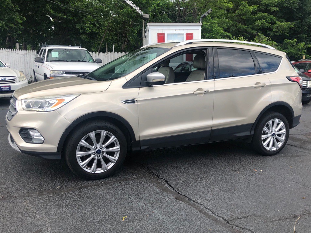 2017 Ford Escape Image 2