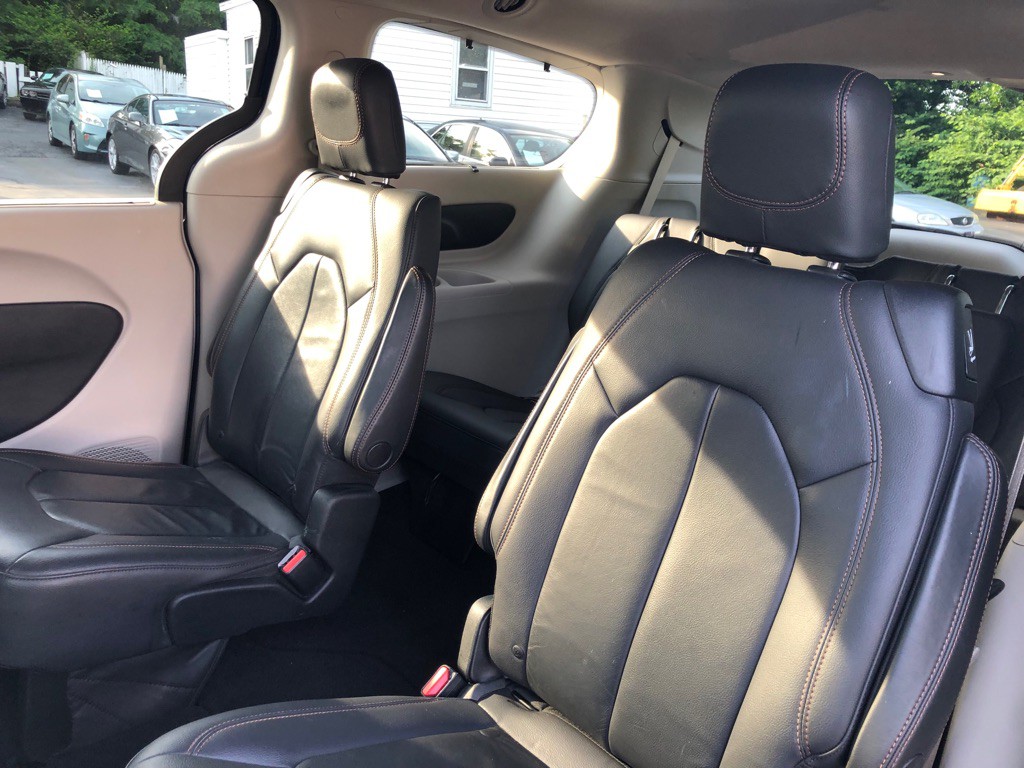 2017 Chrysler Pacifica Image 14