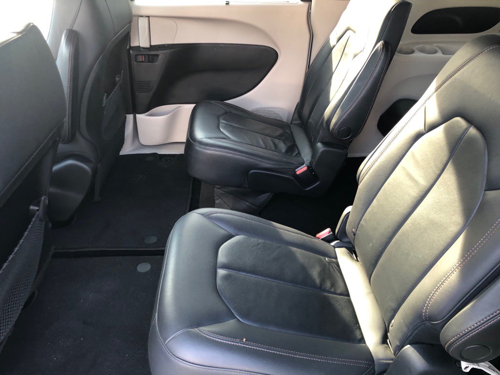 2017 Chrysler Pacifica Image 15