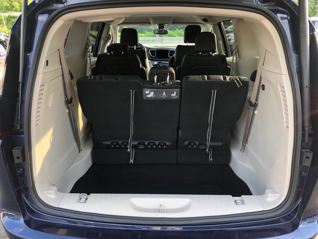2017 Chrysler Pacifica Image 19