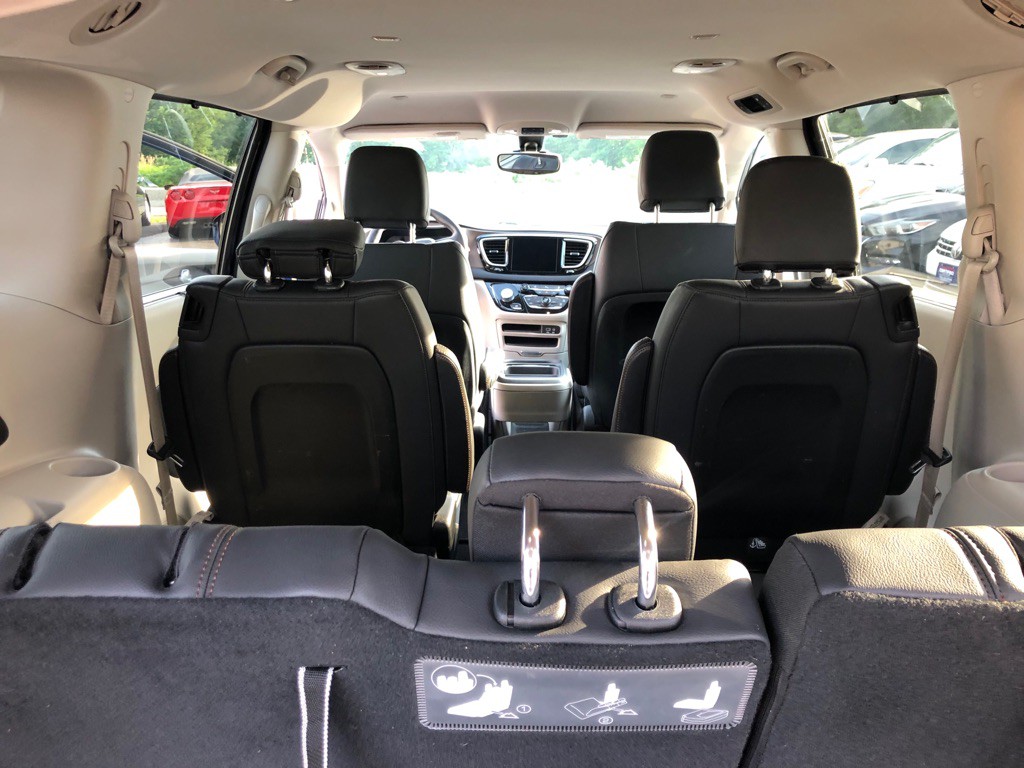 2017 Chrysler Pacifica Image 21