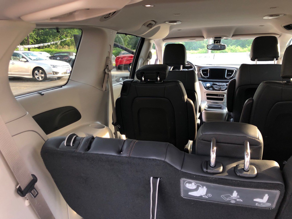 2017 Chrysler Pacifica Image 22