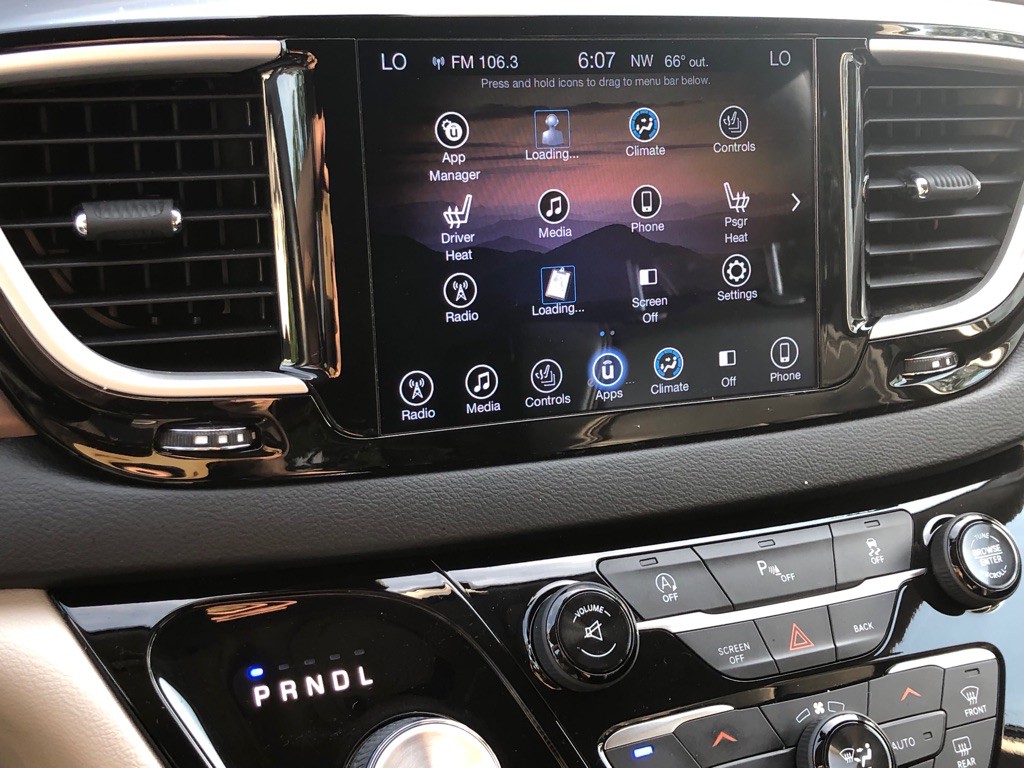 2017 Chrysler Pacifica Image 26