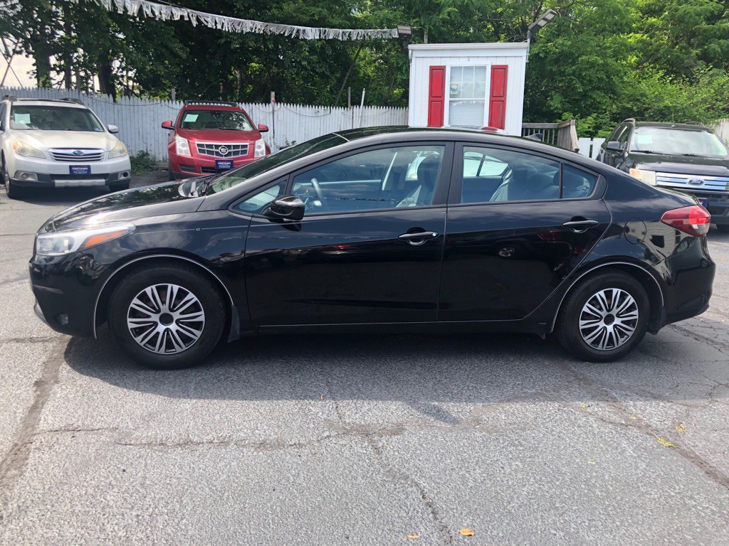 2017 Kia Forte Image 5
