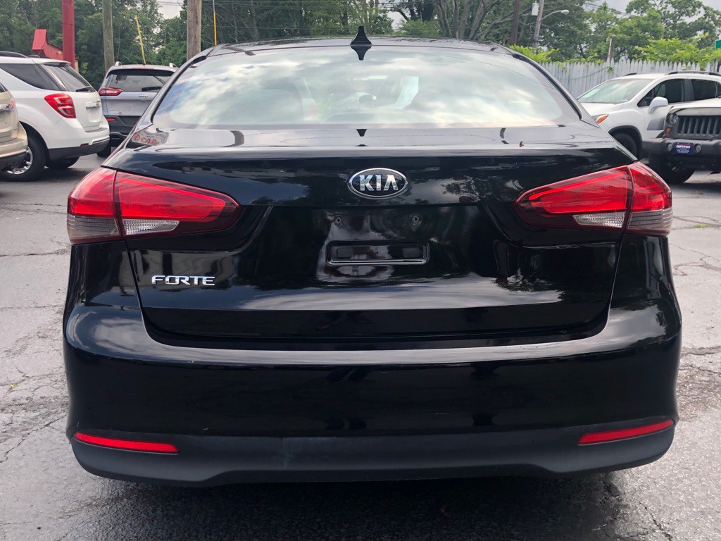 2017 Kia Forte Image 8
