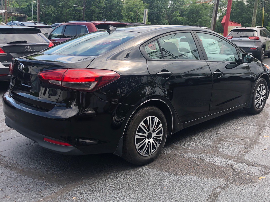 2017 Kia Forte Image 9