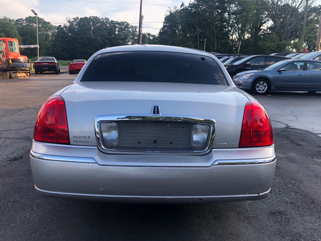 2007 Lincoln Town Car Image 5