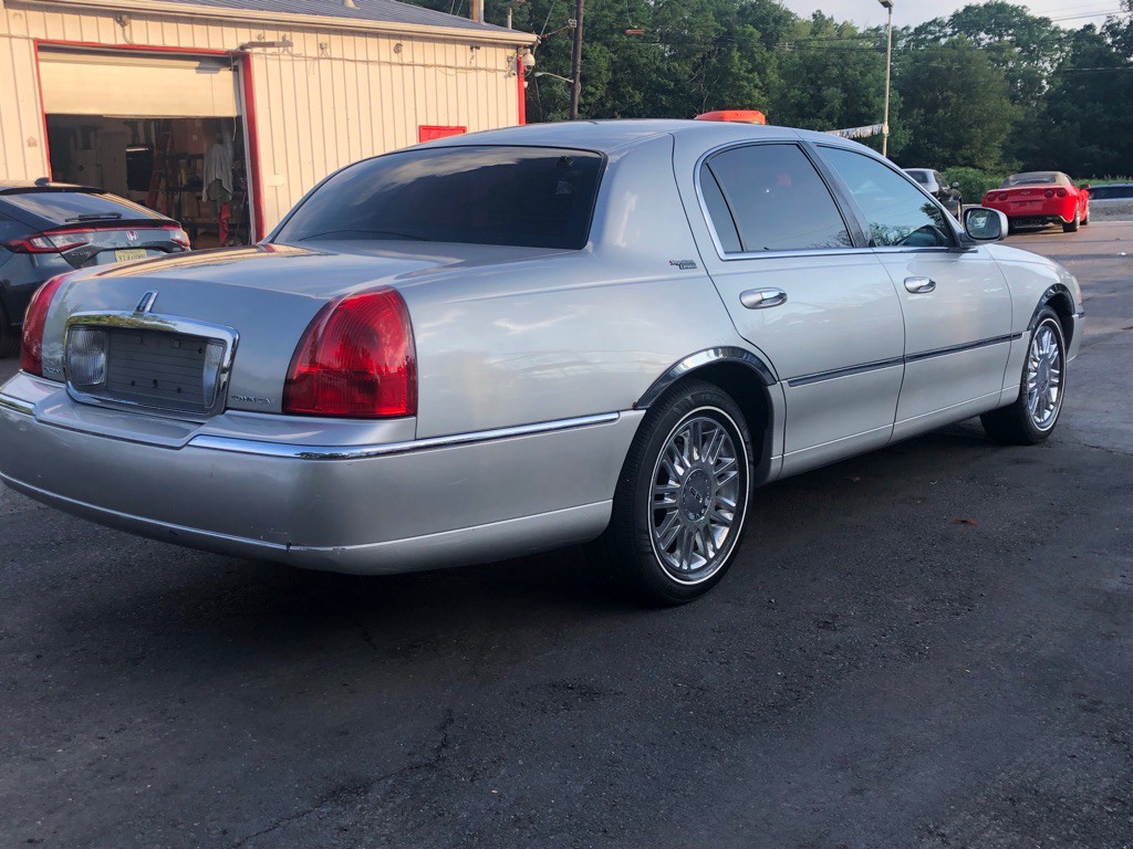 2007 Lincoln Town Car Image 6