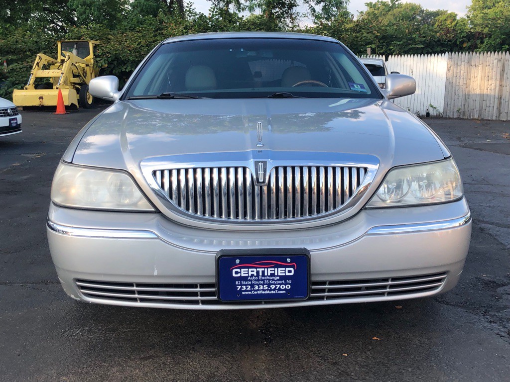 2007 Lincoln Town Car Image 9