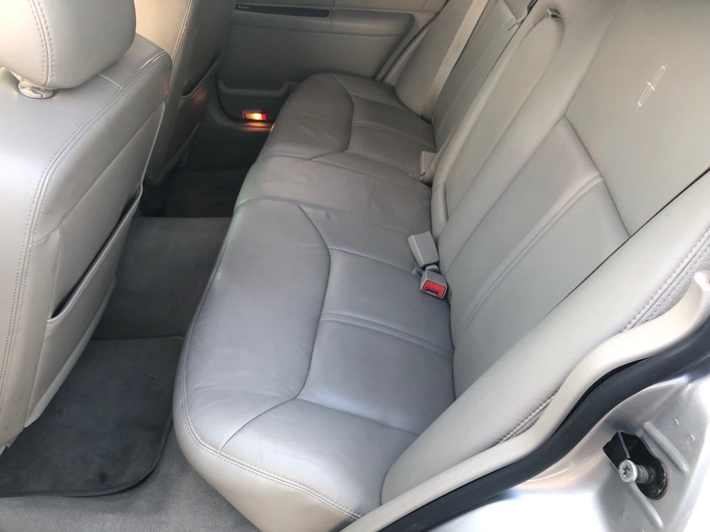 2007 Lincoln Town Car Image 21