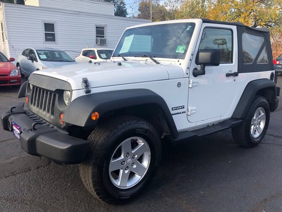 2012 Jeep Wrangler Image 2