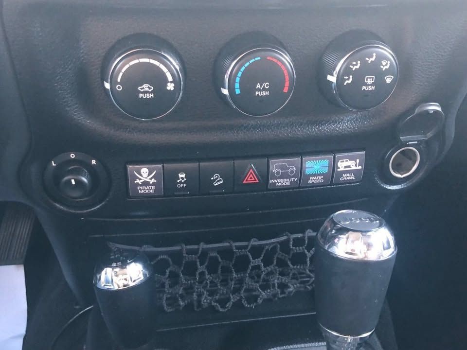 2012 Jeep Wrangler Image 11