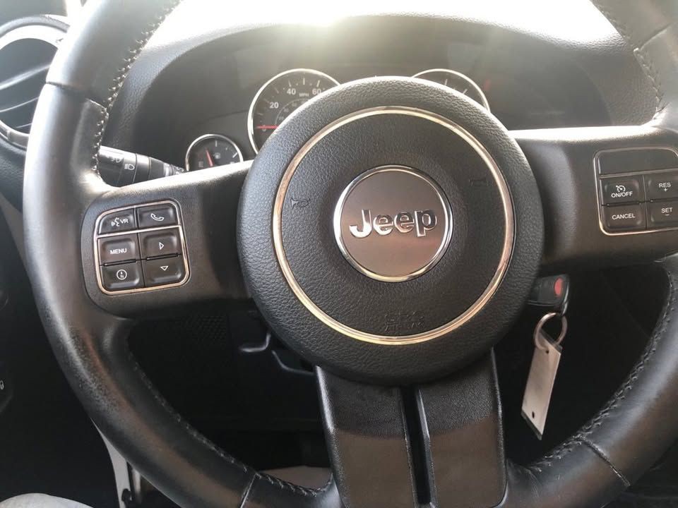 2012 Jeep Wrangler Image 12