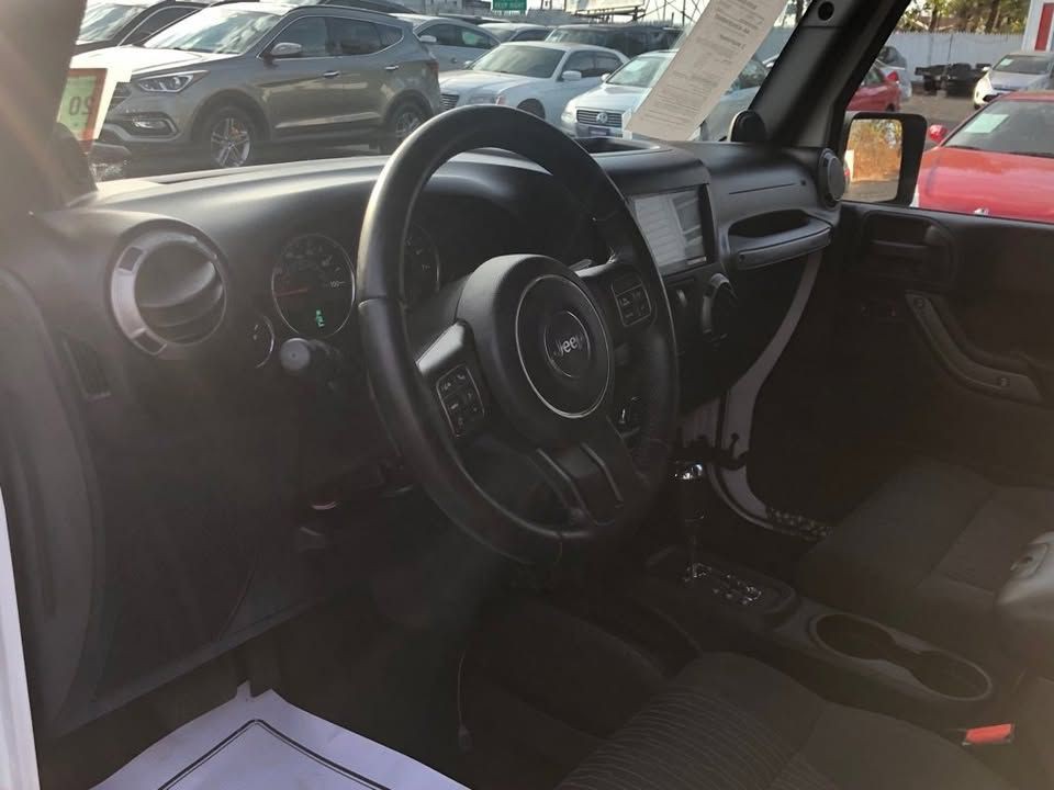 2012 Jeep Wrangler Image 14