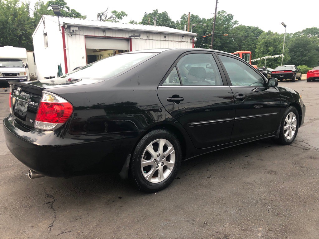 2005 Toyota Camry Image 3