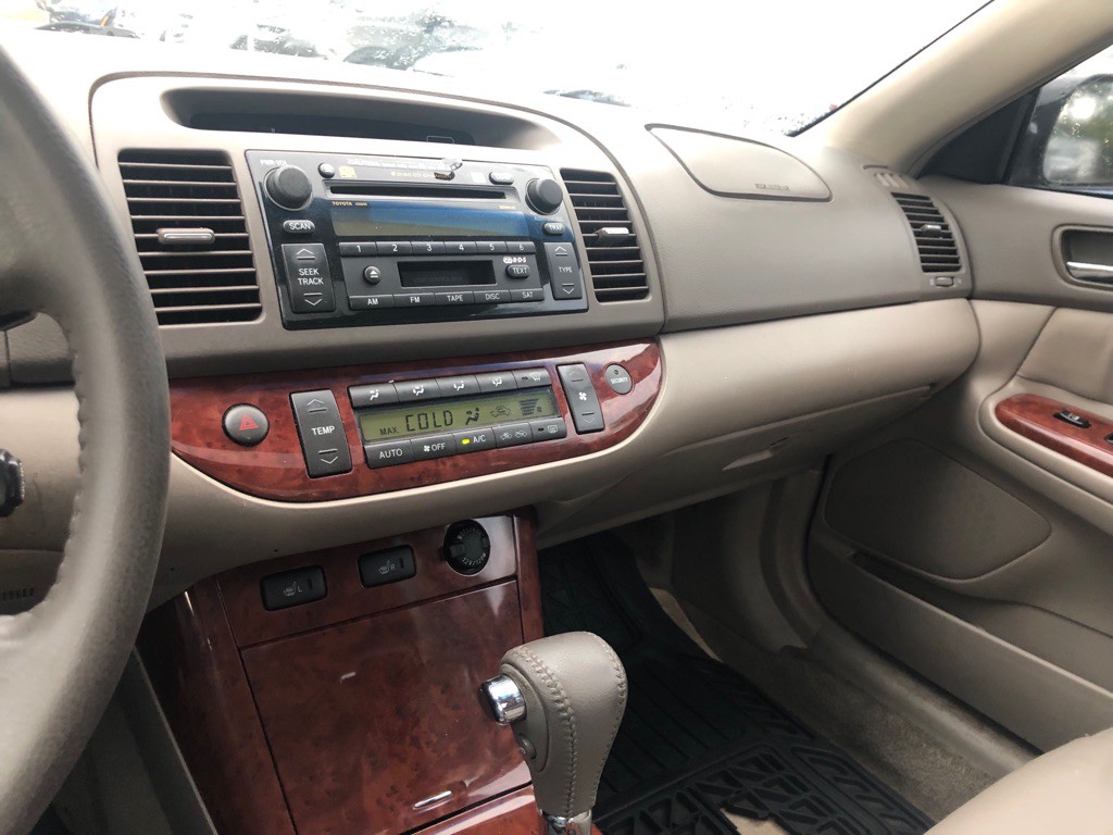 2005 Toyota Camry Image 28