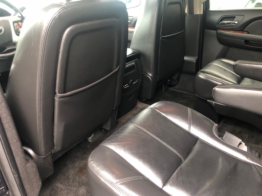 2012 Chevrolet Suburban Image 25
