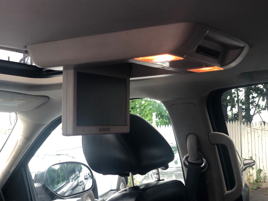 2012 Chevrolet Suburban Image 27