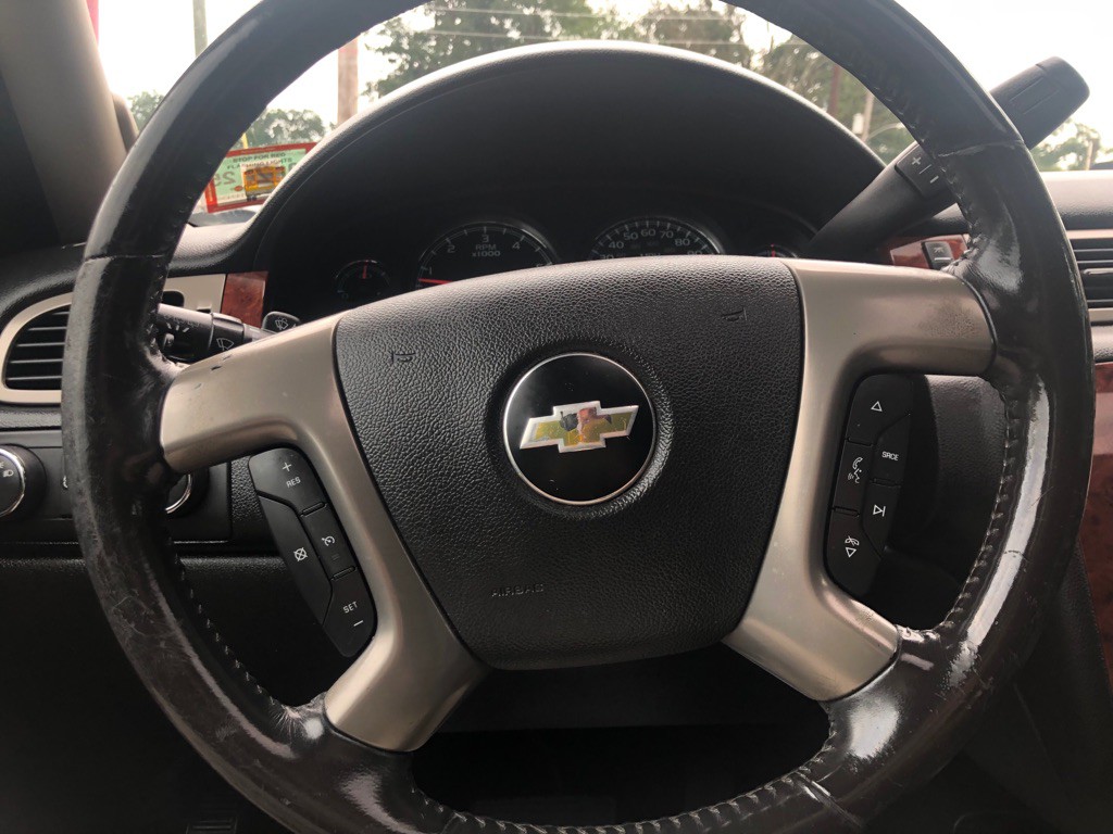 2012 Chevrolet Suburban Image 35