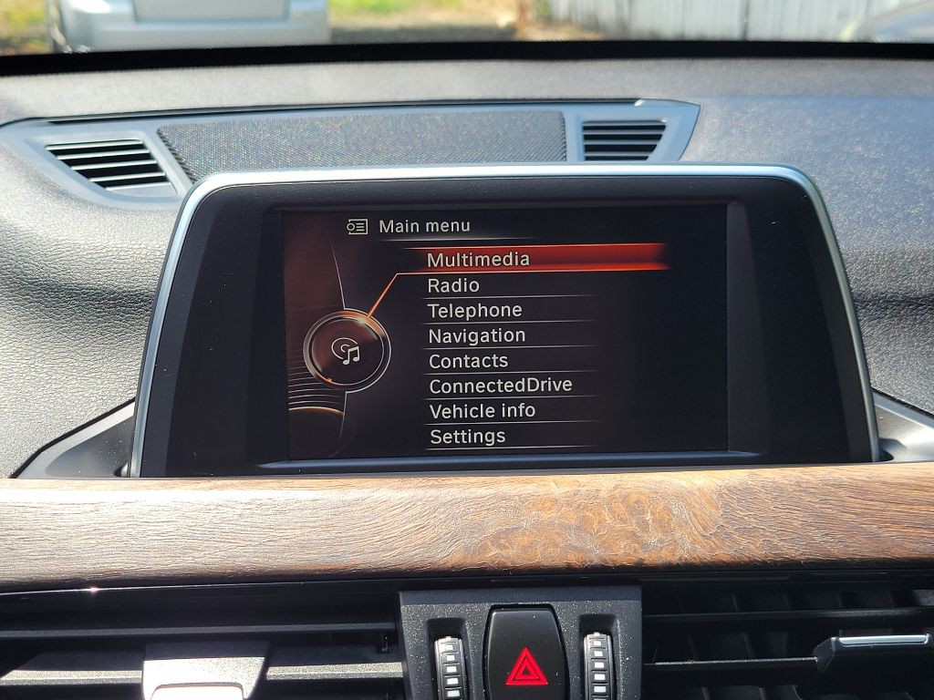 2016 BMW X1 Image 24